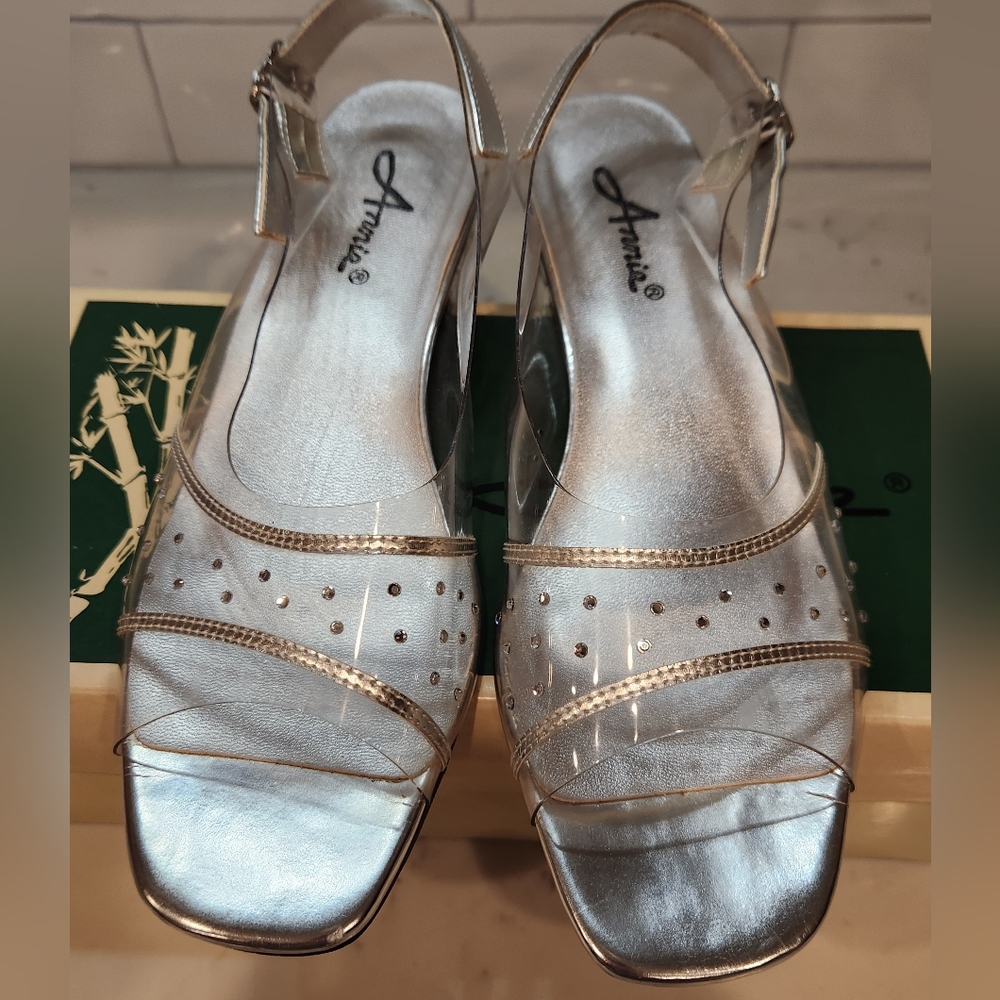 Annie Vice Silver Sandals 9M